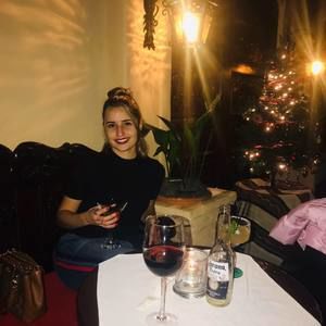 Meet your Posher, Lisandra